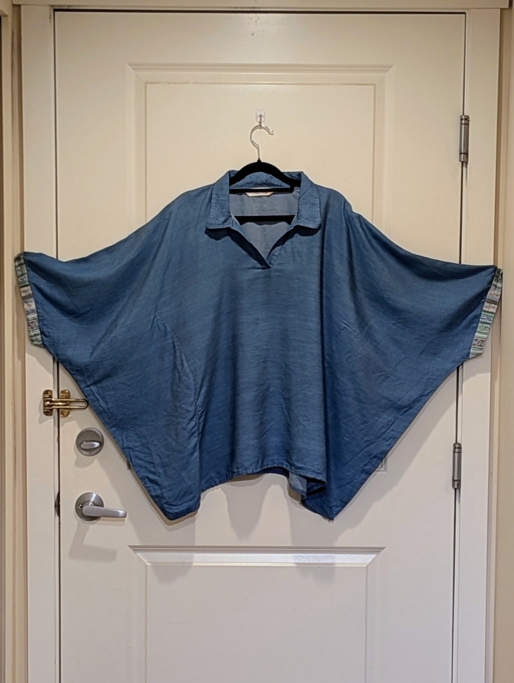EUC The Kaftan Company M 100% Cotton Light Blue Contrast Cuff Kaftan Top
